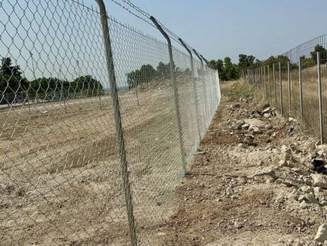 Περιφράξεις με Αγκαθωτό & Κονσερτίνα - FenceUp Περιφράξεις