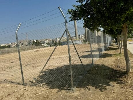 Περιφράξεις με Αγκαθωτό & Κονσερτίνα - FenceUp Περιφράξεις