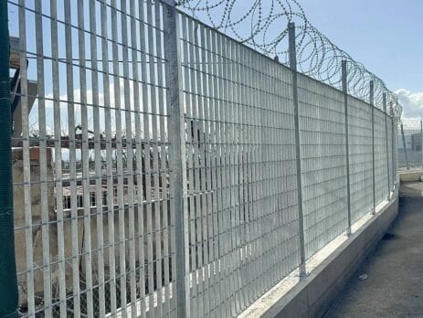 Περιφράξεις με Αγκαθωτό & Κονσερτίνα - FenceUp Περιφράξεις