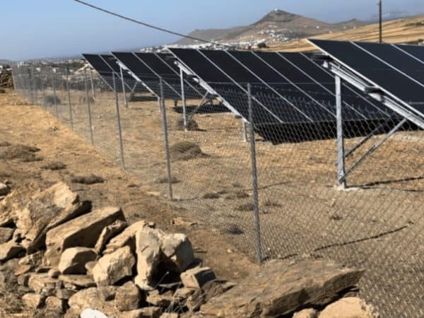 Περίφραξη σε φωτοβολταϊκό πάρκο