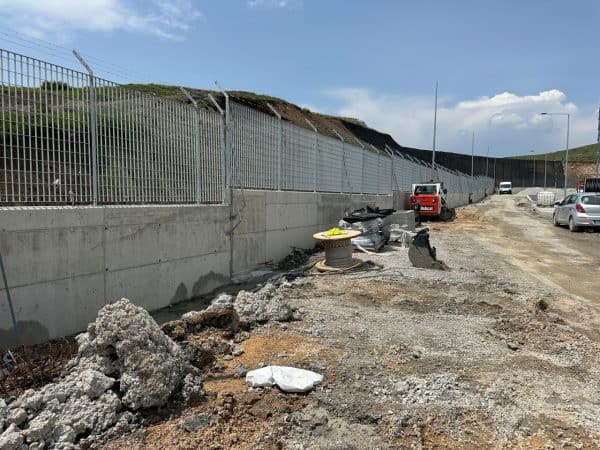 Βιομηχανική περίφραξη με αγκαθωτό σύρμα υποσταθμού ανύψωσης τάσης ΚΥΤ Βερμίου