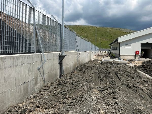 Βιομηχανικής Περίφραξη με αγκαθωτό υποσταθμού ανύψωσης τάσης ΚΥΤ Βερμίου