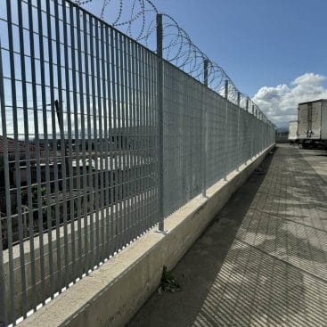 Βιομηχανική περίφραξη με κονσερτίνα σε Αποθήκες στον Ασπρόπυργο