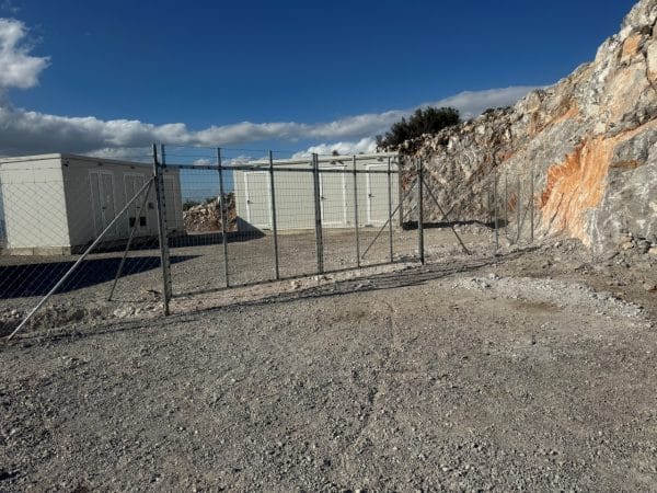 Περίφραξη Σταθμού Ανεμογεννήτριας με Πόρτα - FenceUp Περιφράξεις