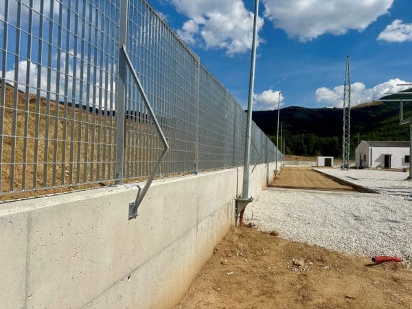 FenceUp - Περίφραξη Βιομηχανική στην Κοζάνη με αγκαθωτό 350μ