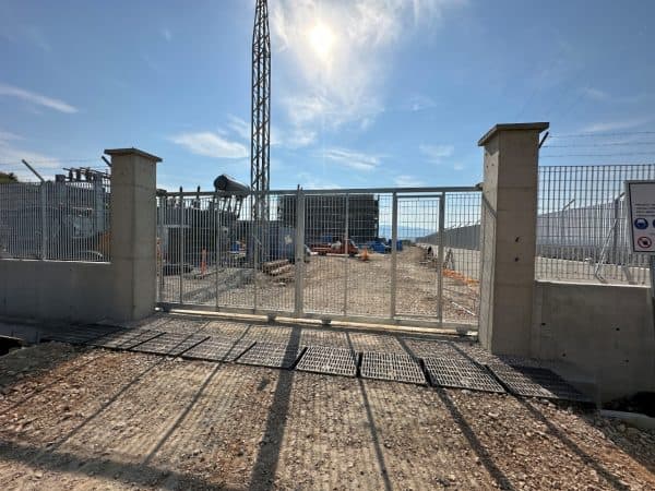 Βιομηχανική Περίφραξη με πόρτα σε υποσταθμό Ανύψωσης Τάσης