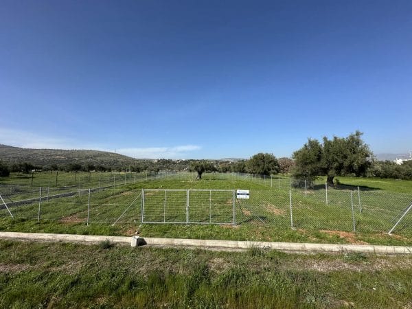 Περίφραξη οικοπέδου στη Μάνδρα Αττικής με γαλβανιζέ συρματόπλεγμα