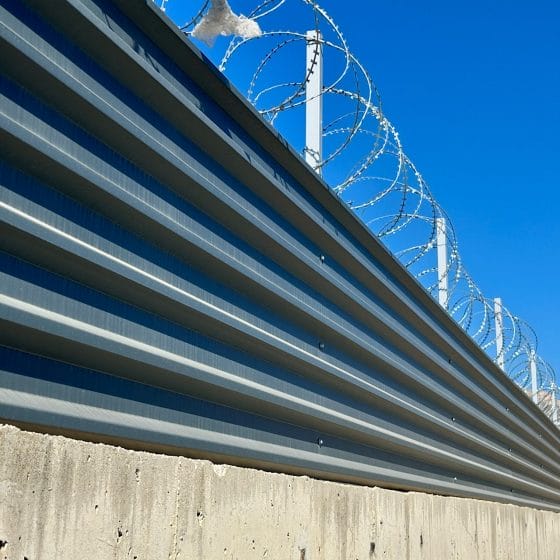 Περιφράξεις με Λαμαρίνα FenceUp