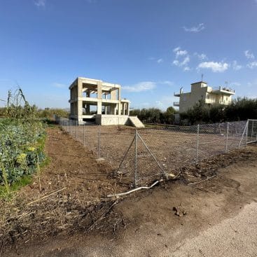 Περίφραξη οικοπέδου στον Μαραθώνα με γαλβανιζέ συρματόπλεγμα