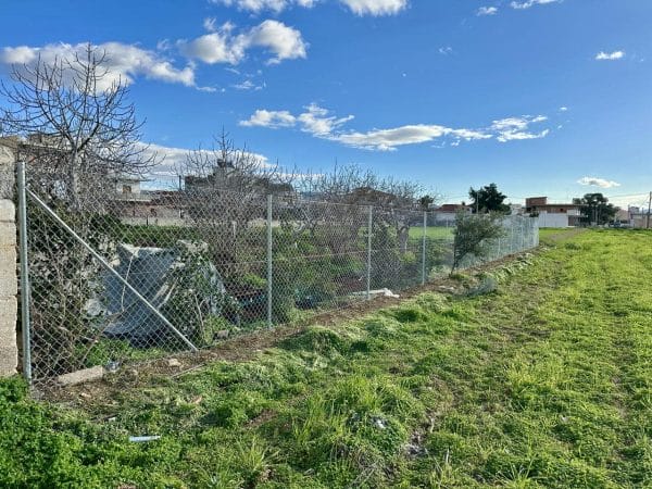 Σωλήνες Φ48 γαλβανιζέ σε περίφραξη ύψους 1,80μ στην Αττική