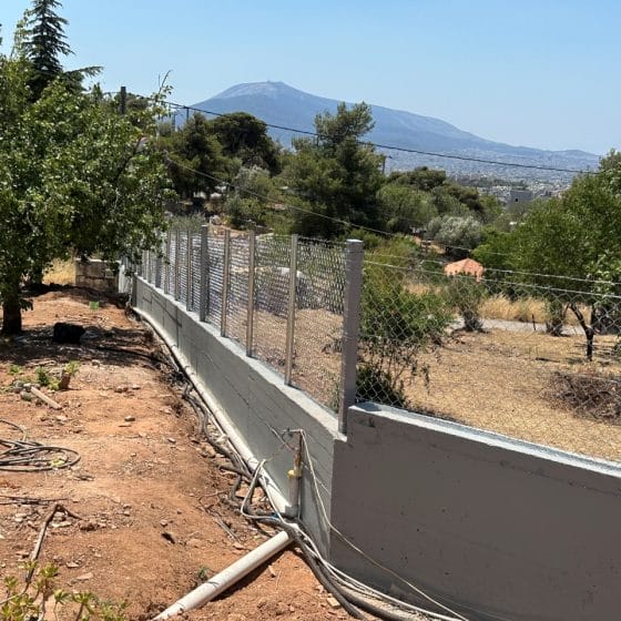 Περίφραξη σε τοιχίο στην Κηφισιά