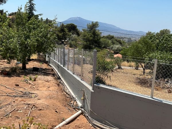 Περίφραξη σε τοιχίο στην Κηφισιά