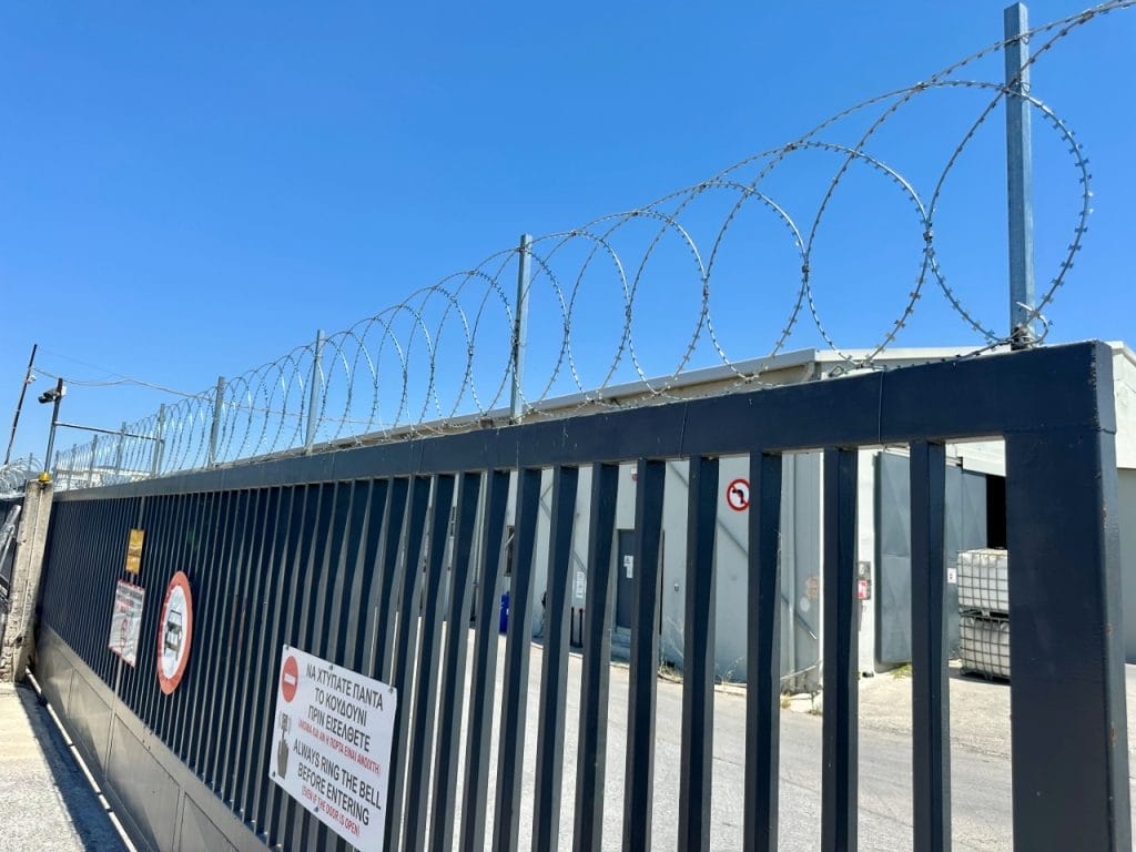 Τοποθέτηση Κονσερτίνας Συρόμενη Πόρτα 15μ Γαλβανιζέ | FenceUp