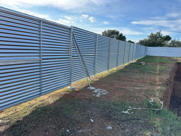 Είσοδος εργοταξίου με δίφυλλη πόρτα μεγάλης διάστασης FenceUp