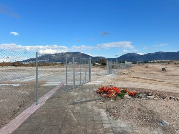 Σταθερή εργοταξιακή περίφραξη με σωλήνες Φ48 γαλβανιζέ