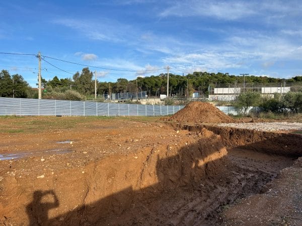 Σταθερή εργοταξιακή περίφραξη με βαρέως τύπου υλικά