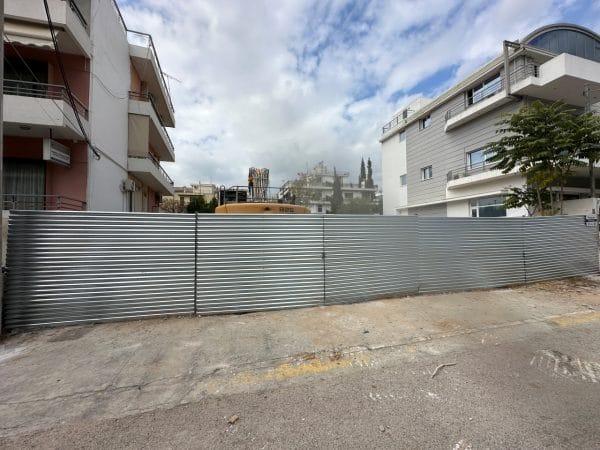 Λεπτομέρεια γαλβανιζέ λαμαρίνας πάχους 0,40mm σε περίφραξη