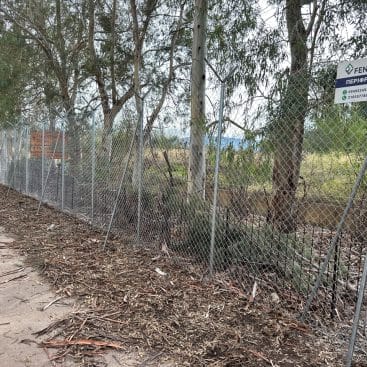 FenceUp έργο περίφραξης τύπου ΝΑΤΟ με σωλήνες Φ48 και αντηρίδες